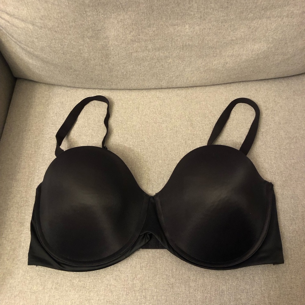 Maidenform Black Bra size 40DD.